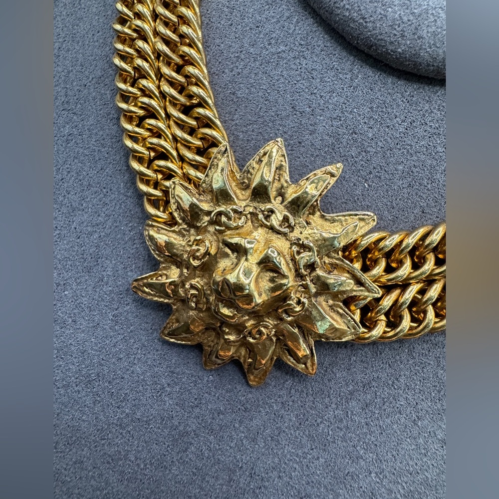 ‼️FINAL PRICE‼️ LOT 969 24K gold plated Chanel double strand vintage lion - Picture 12 of 14
